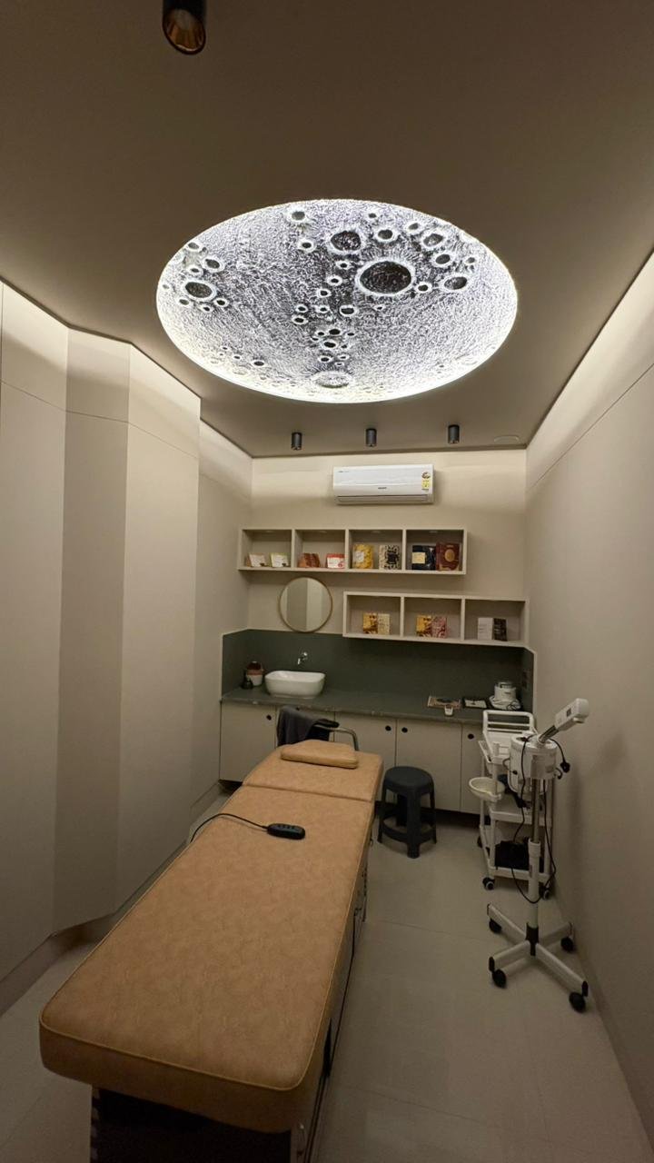 Master Hair Sculpting - Precision Haircut at Niwa Salon